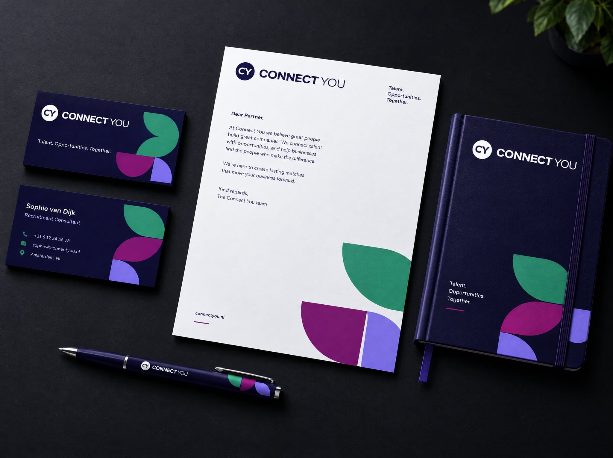 Voorbeeldmockup ConnectYou - drukwerk in huisstijl